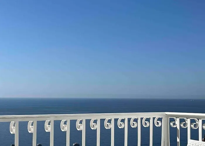 Semesterbostad Adamante *