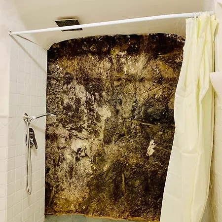 Adamante بوسيتانو